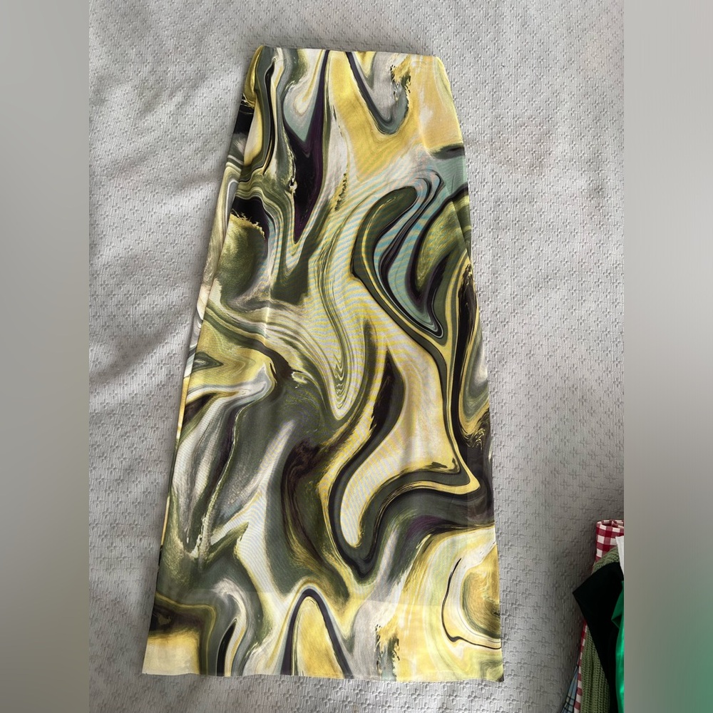 Long skirt with dye details